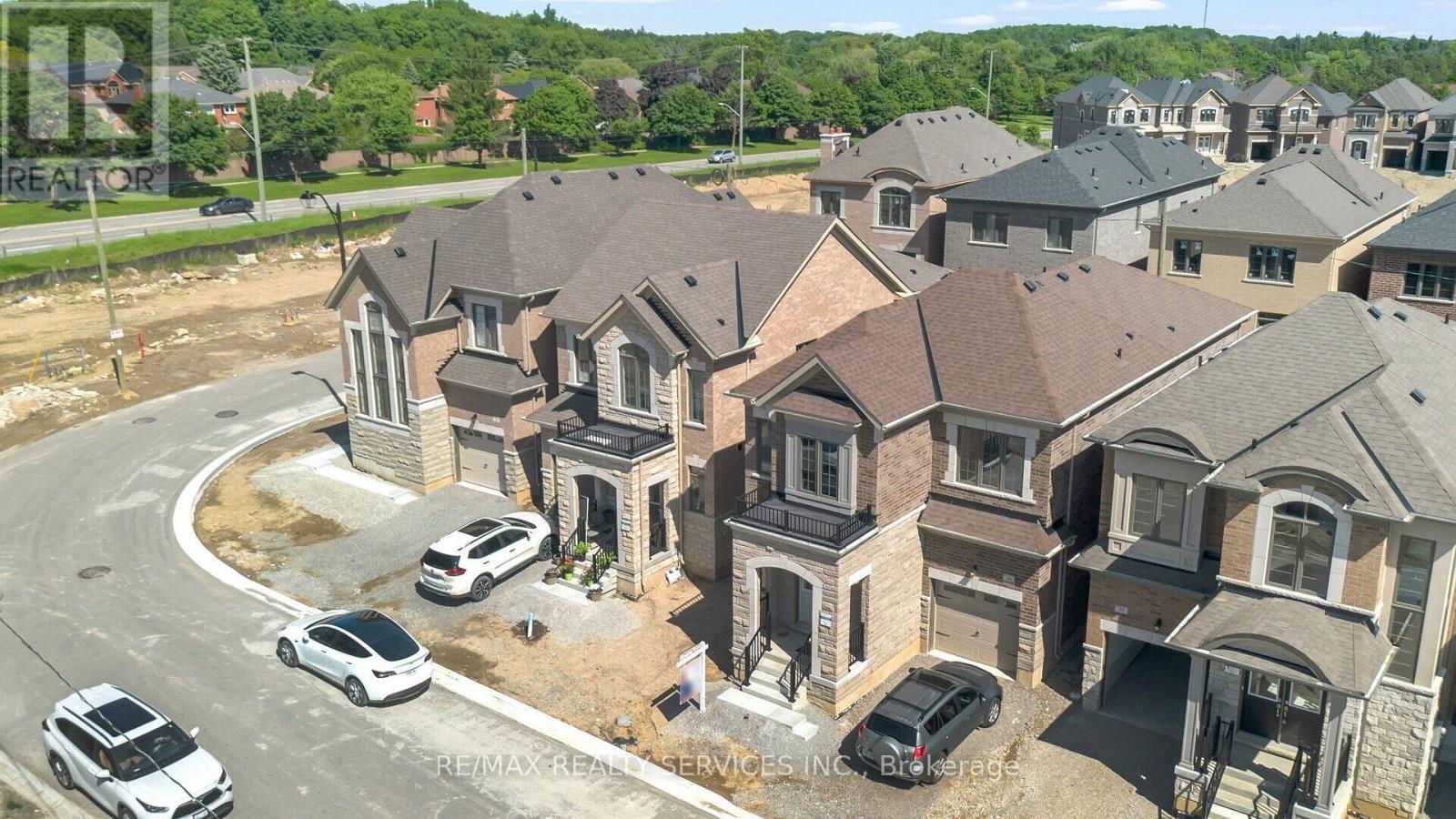 34 Sapwood Cres, Brampton, ON L6Z 1W5