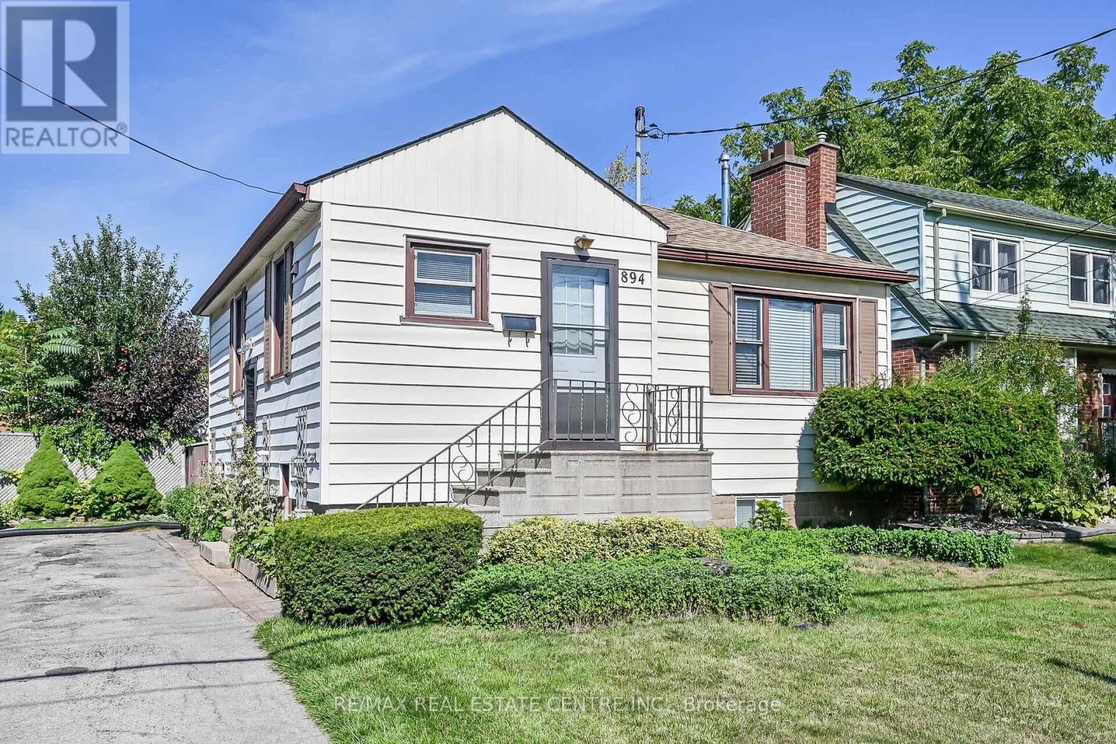 894 Garth St, Hamilton, ON L9C 4K9