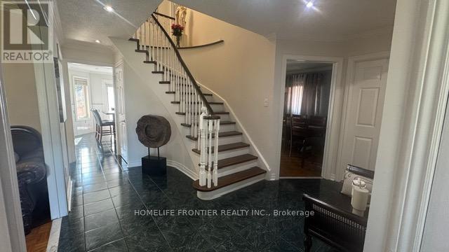 30 Gatesgill St, Brampton, ON L6X 3T2