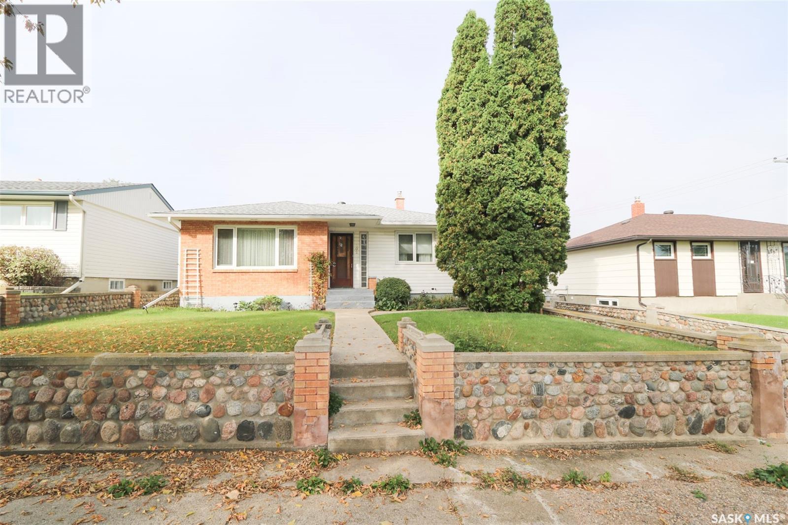 202 Third Ave S, Yorkton, SK S3N 3L3