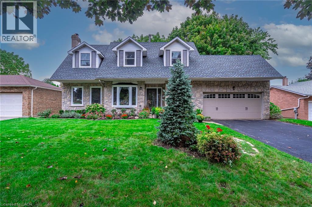 15 Blue Forest Dr, Grimsby, ON L3M 4R4