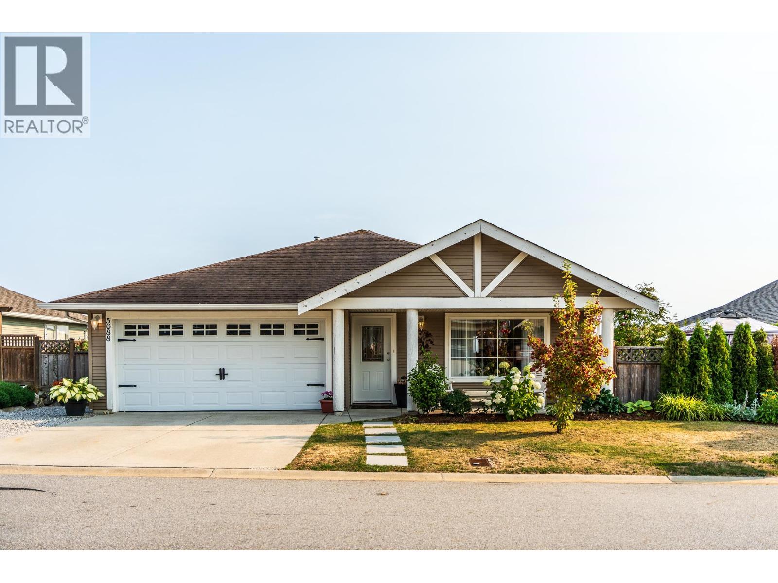 5688 Louise Way, Sechelt, BC V7Z 0N5