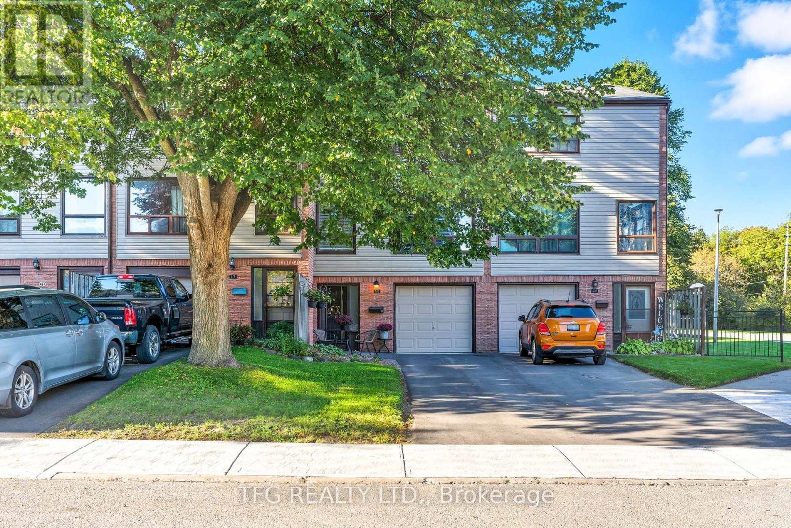 66 66 Park Lane Cir, Clarington, ON L1C 3V9