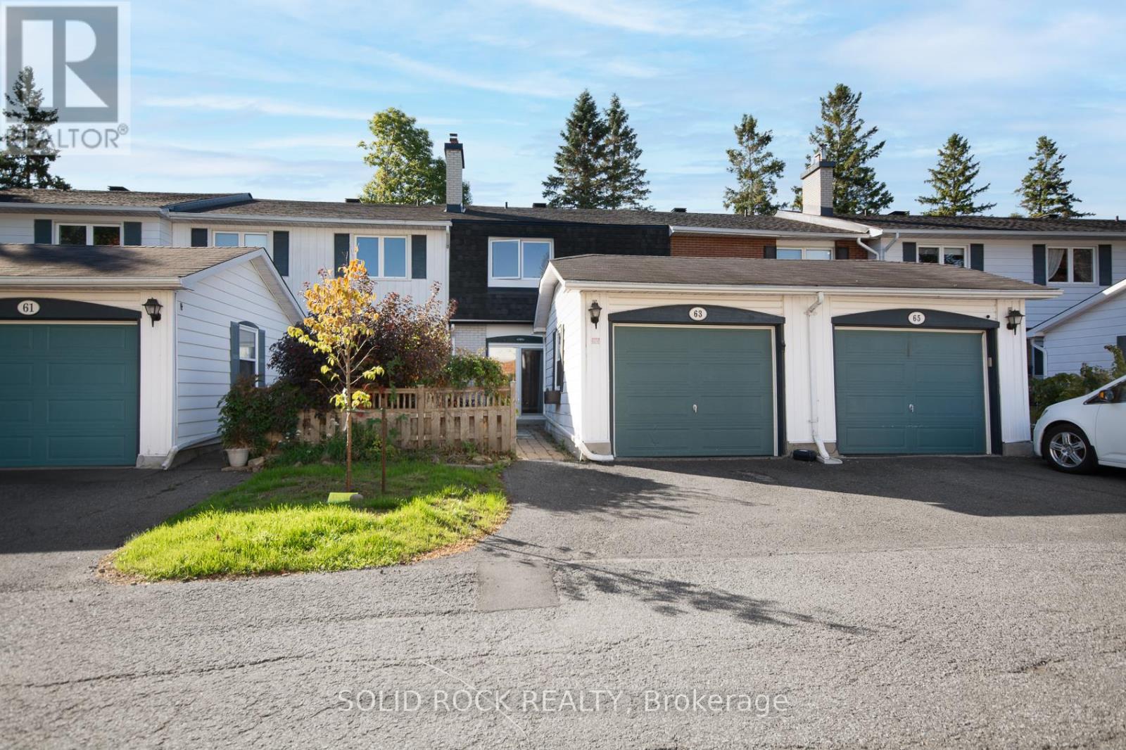 3 63 Ramsgate Private, Ottawa, ON K1V 8M4