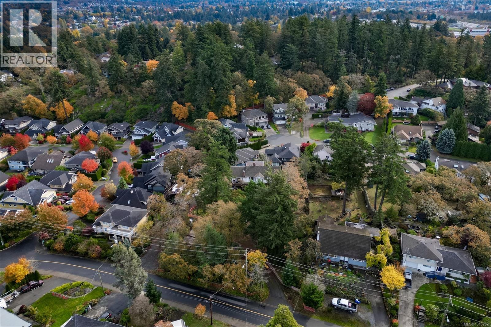 3845 Wilkinson Rd, Saanich, BC V8Z 5A3