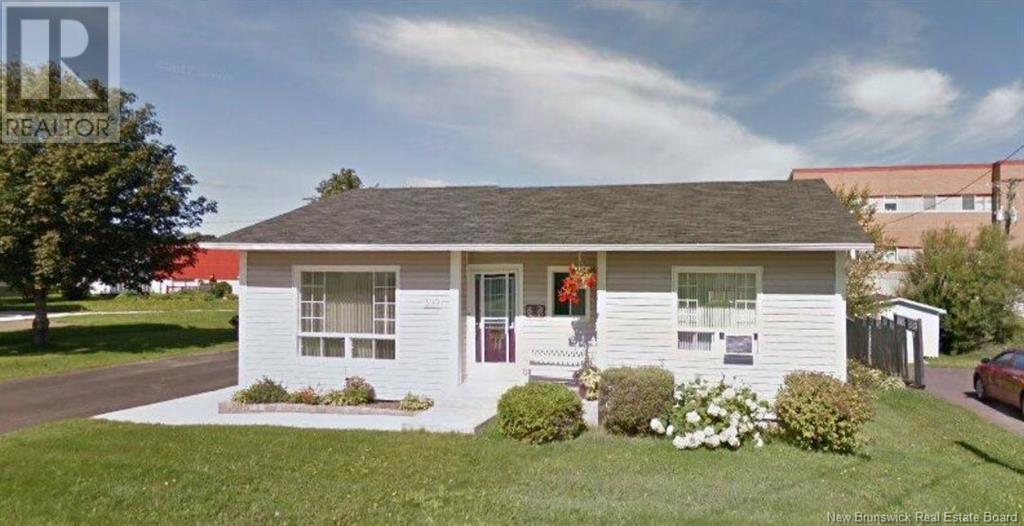 399 Rue Arseneau, Tracadie-Sheila, NB E1X 1B3