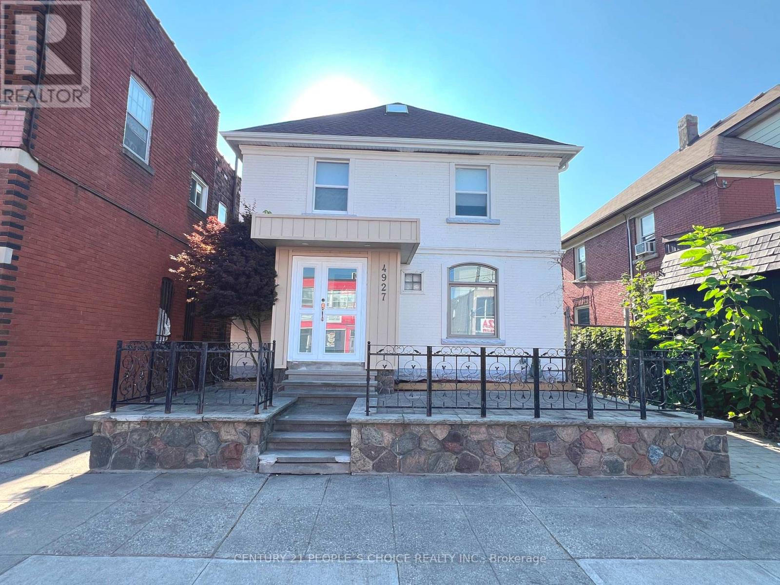 4927 Victoria Ave, Niagara Falls, ON L2E 4C7