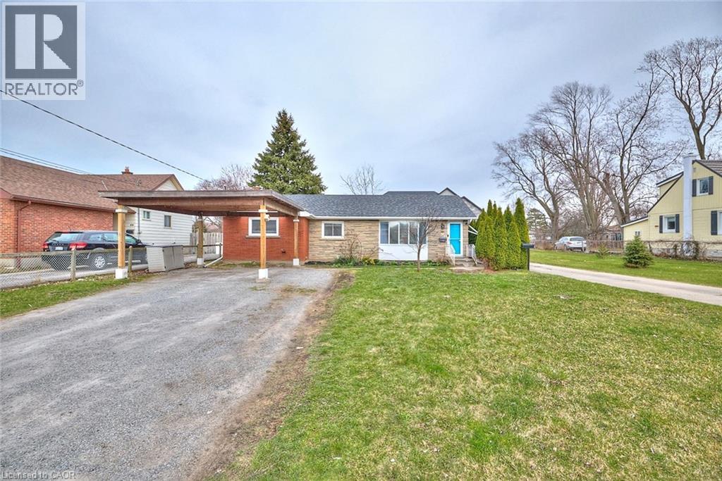 42 Louth St, St. Catharines, ON L2S 2T4