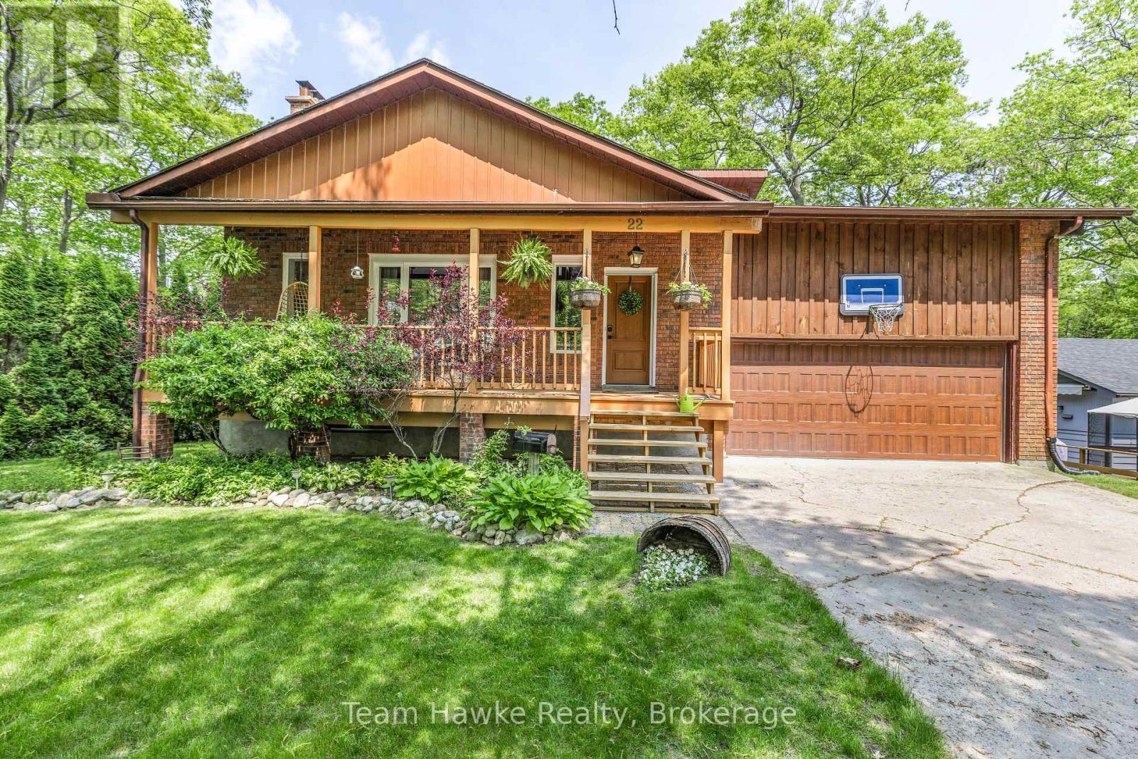 22 Cabell Rd, Tiny, ON L0L 1P1