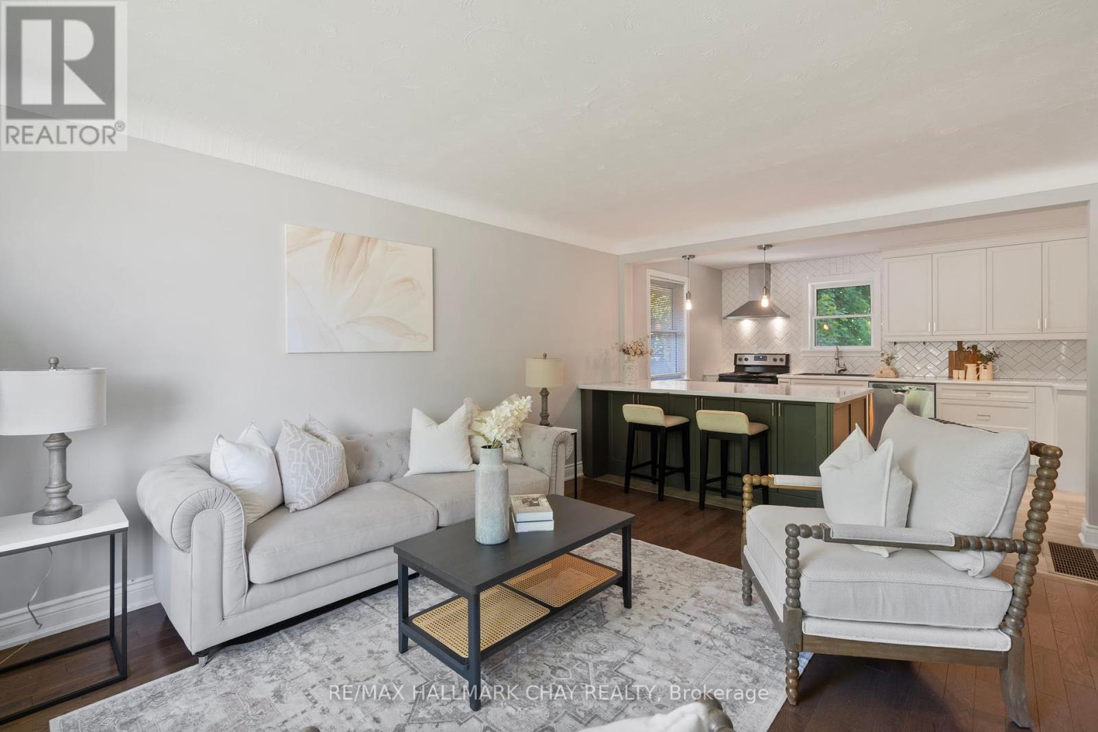 205 Wellington St E, Barrie, ON L4M 2C9