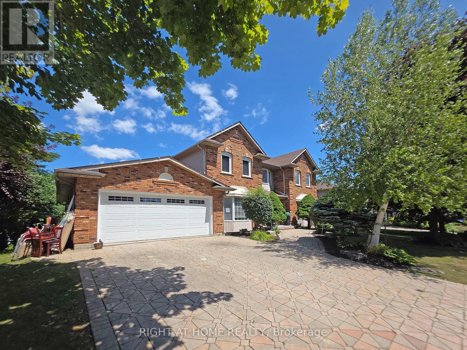 168 Bluebell Cres, Hamilton, ON L9K 1E7