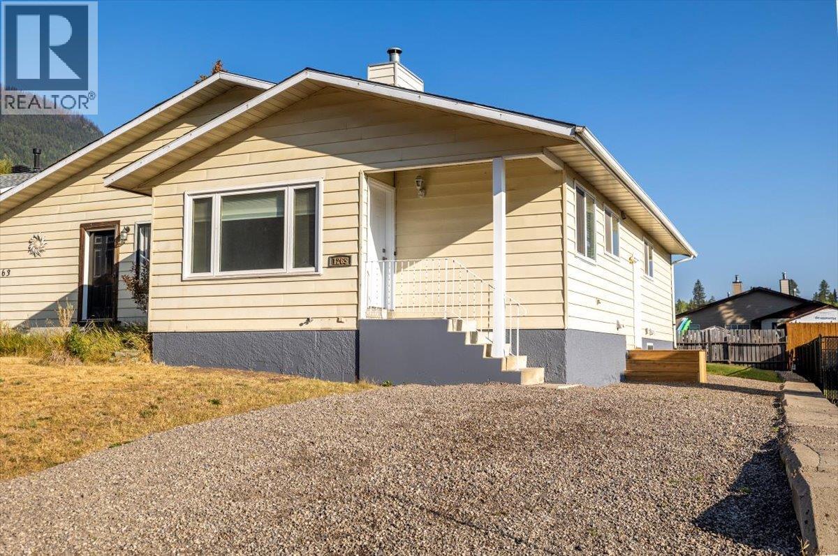 1265 Ponderosa Dr, Sparwood, BC V0B 2G2