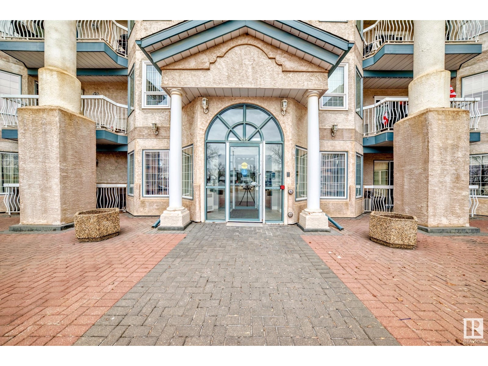 13450 114 Avenue Northwest #302, Edmonton, AB T5M 4C4