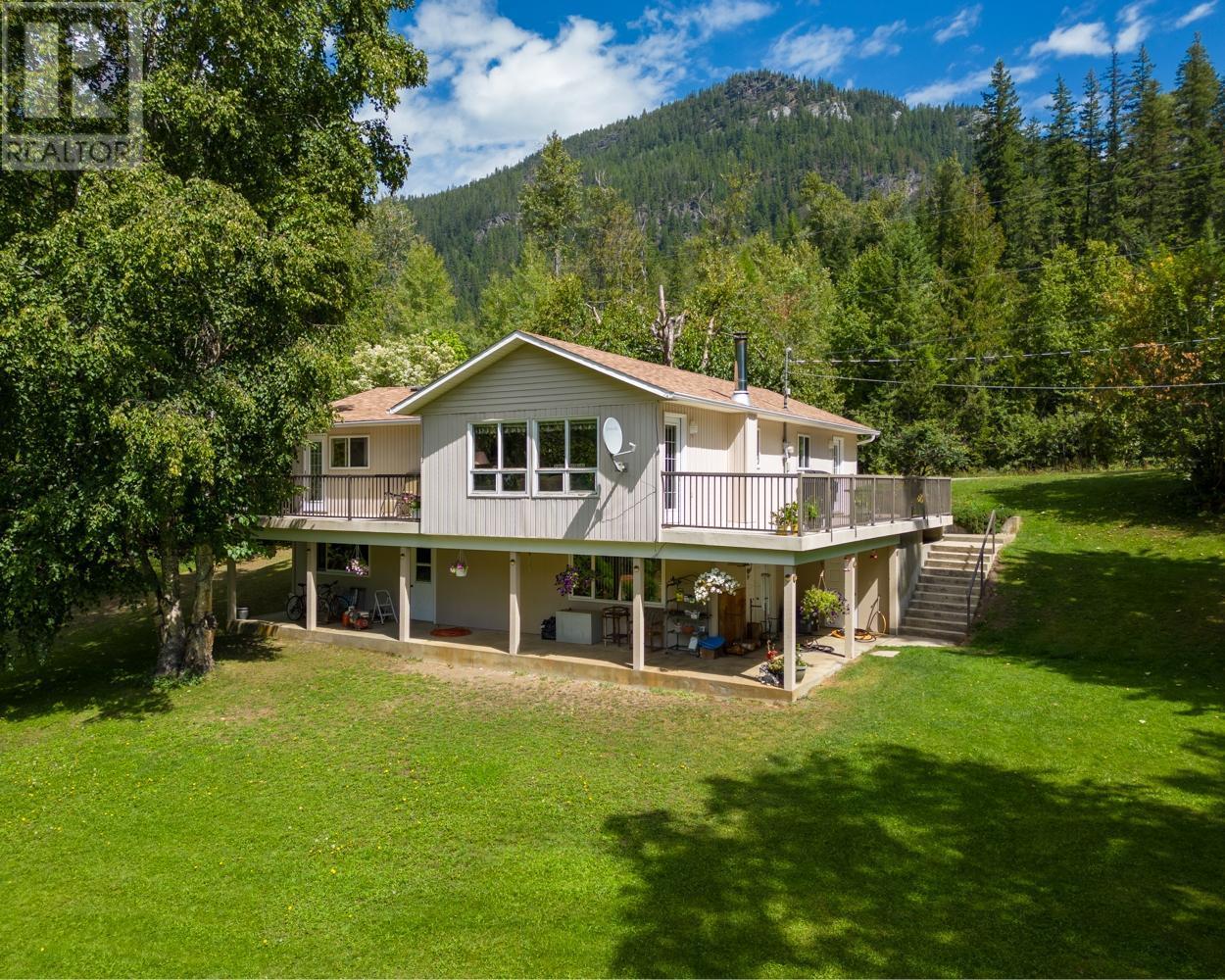 467 Meadow Creek Rd, Meadow Creek, BC V0G 1N0