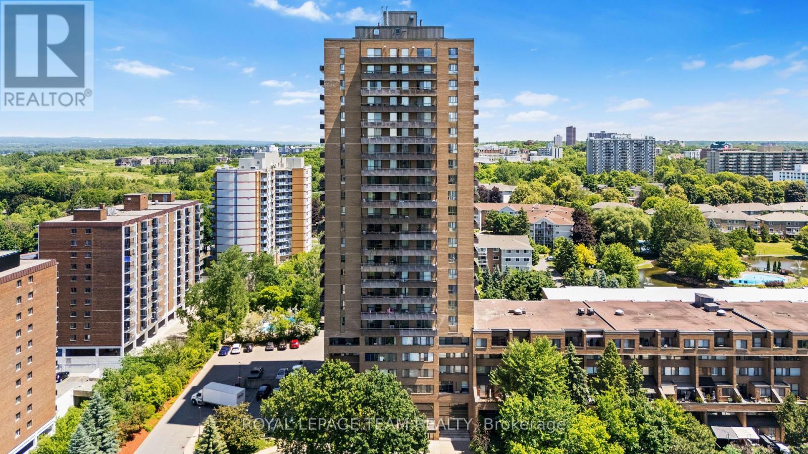 2406 505 St Laurent Blvd, Ottawa, ON K1K 3X4