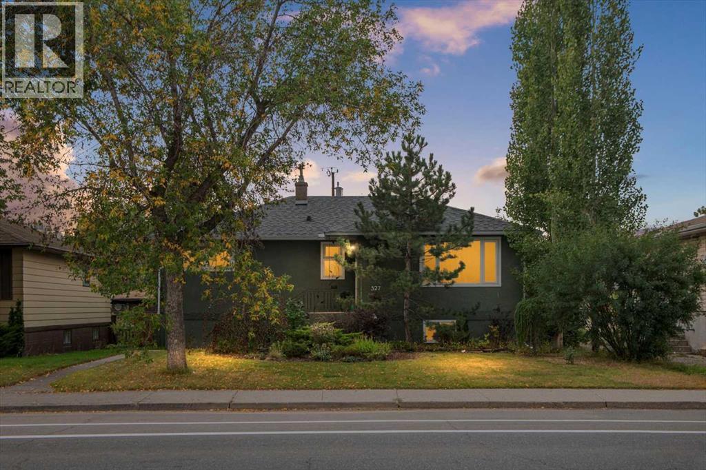 29 Street Nw Unit 527, Calgary, AB T2N 2T4