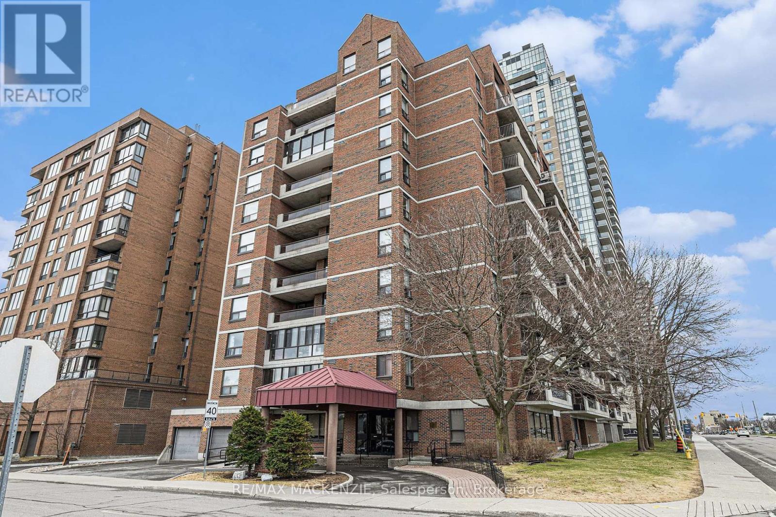 101 50 Emmerson Ave, Ottawa, ON K1Y 4P7