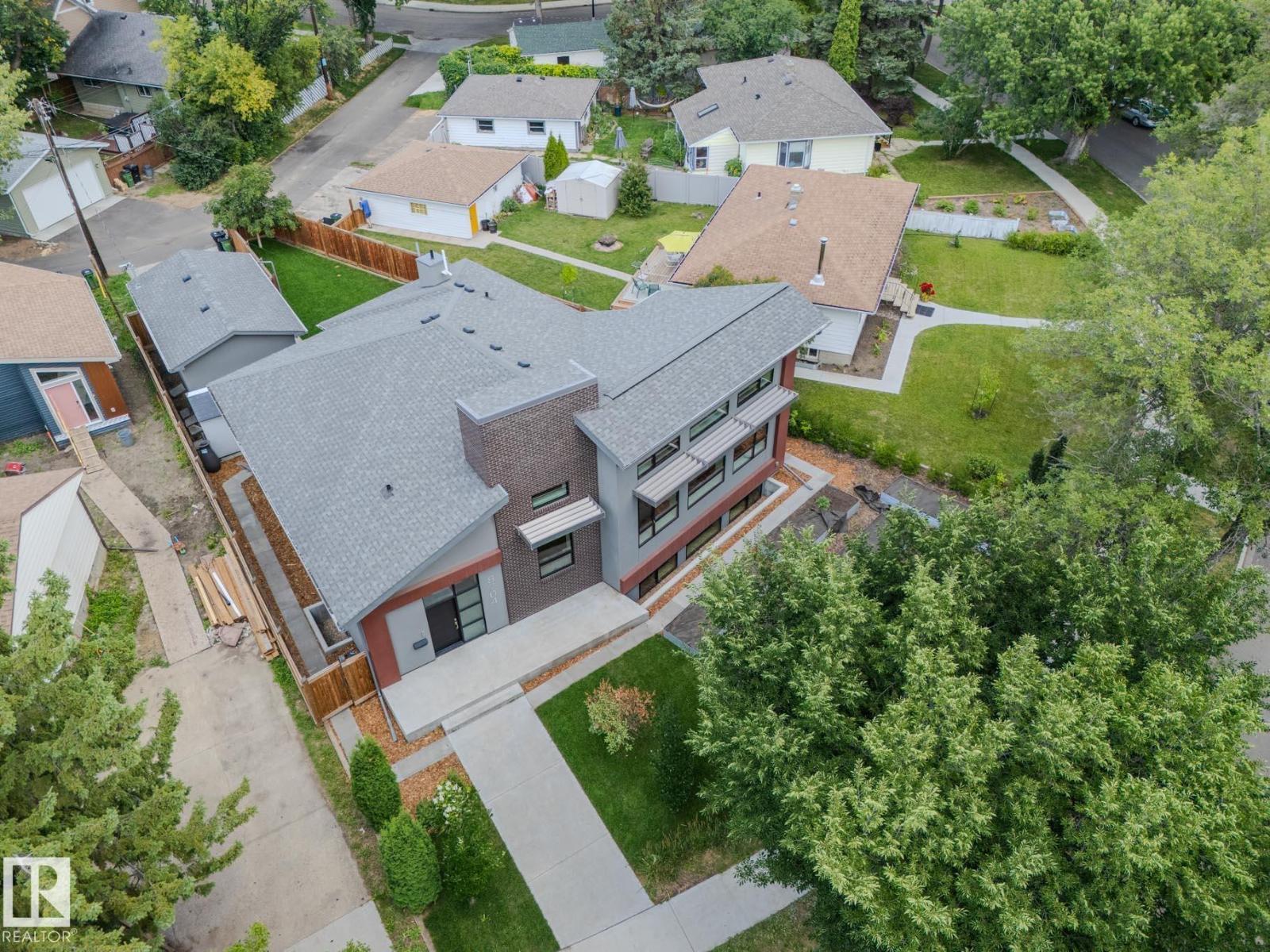 92 Av Nw Unit 8704 #b, Edmonton, AB T6C 1S9
