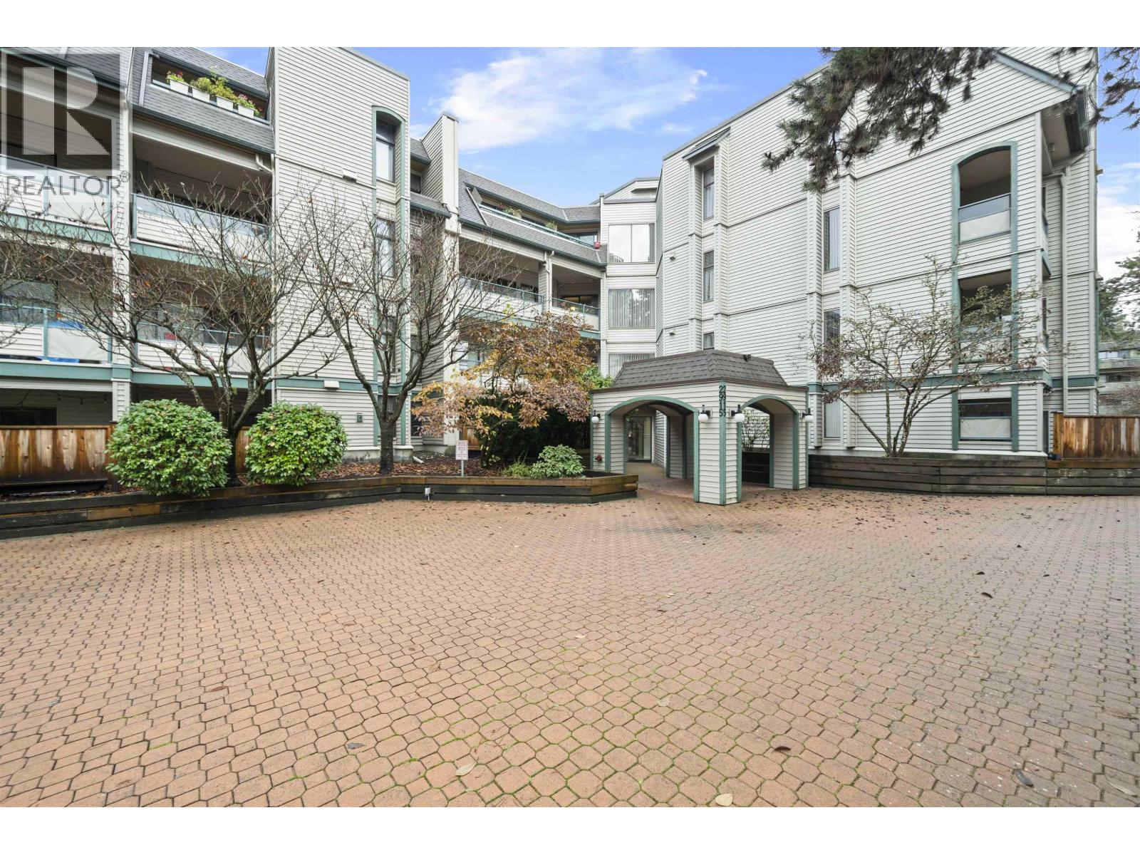 2915 Glen Drive Unit 416, Coquitlam, BC V3B 7H8