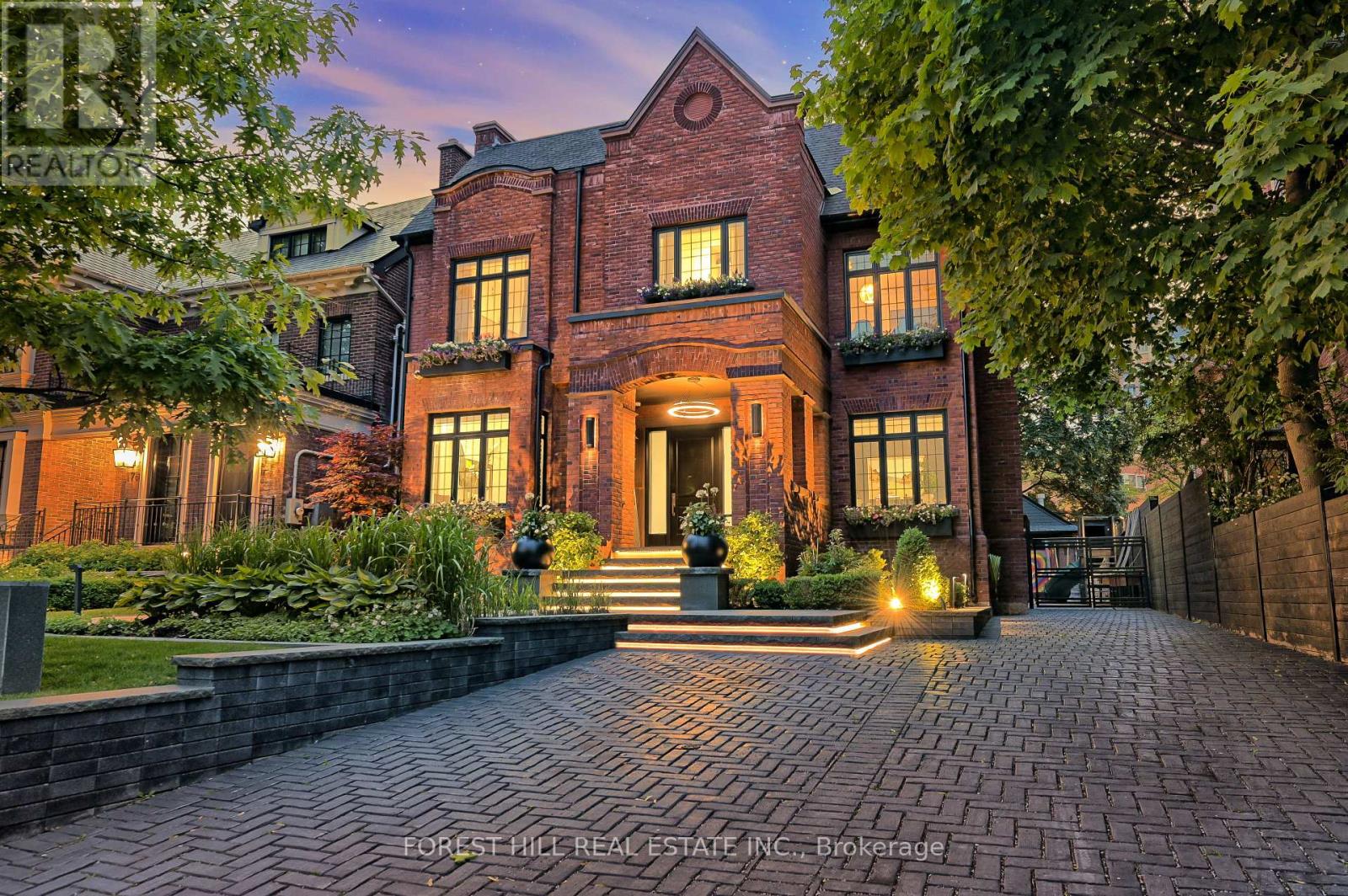 176 Balmoral Ave, Toronto, ON M4V 1J6
