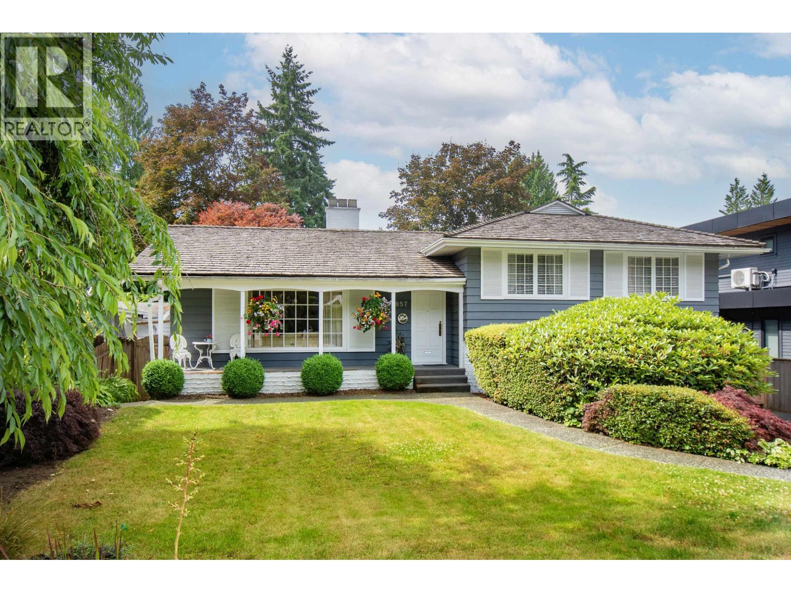 1057 Montroyal Blvd, North Vancouver, BC V7R 2H5
