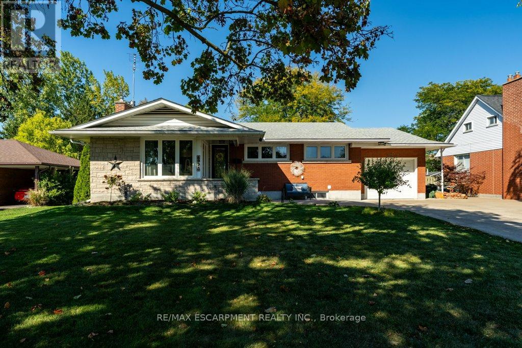 6975 Oxford St, Niagara Falls, ON L2J 1J3