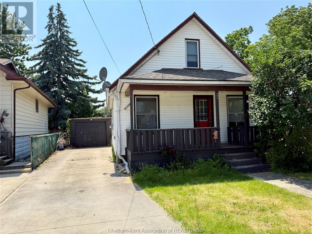 22 Minnie St, Chatham-Kent, ON N8A 1S4