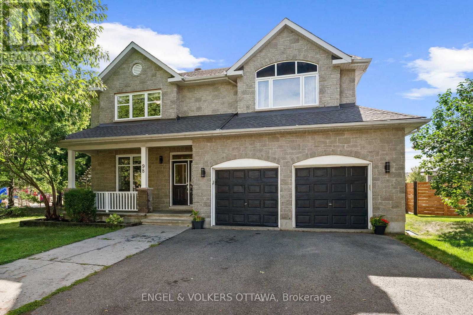 98 Anfield Cres E, Ottawa, ON K2G 7B7