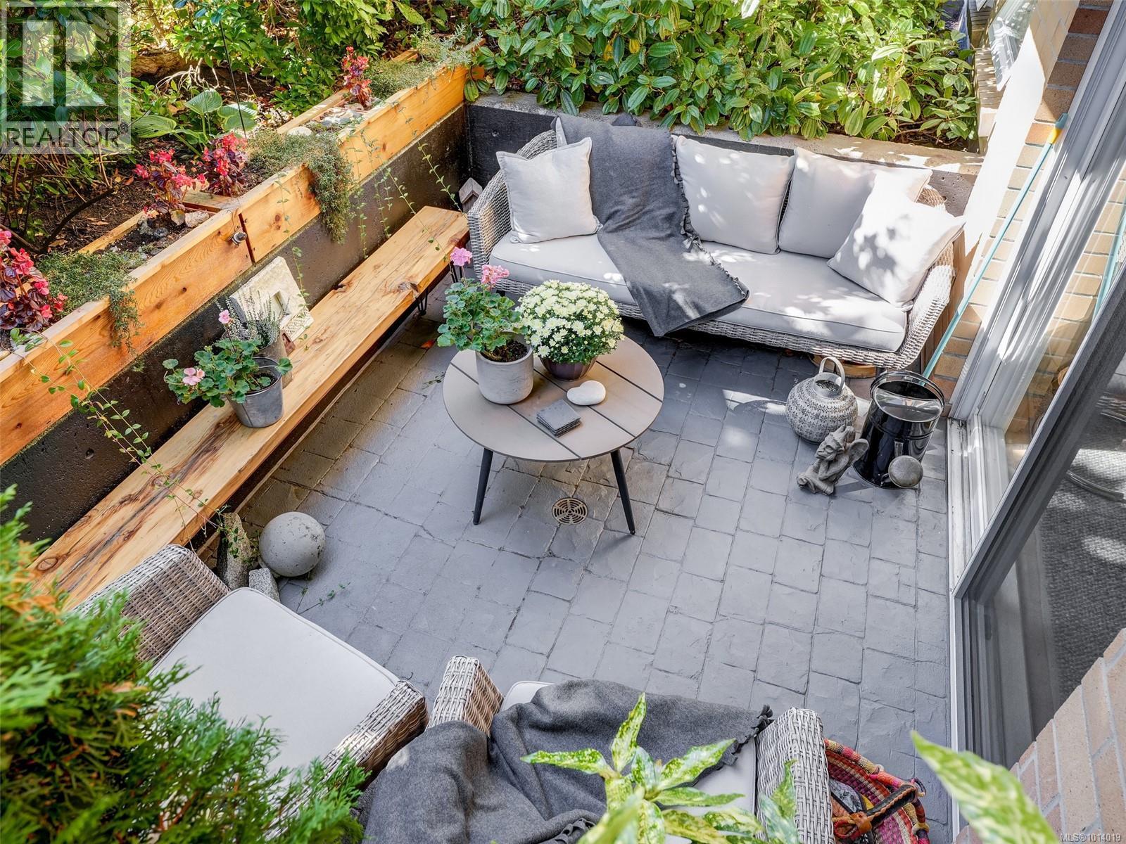 1037 Richardson St Unit 101 St, Victoria, BC V8V 3C6