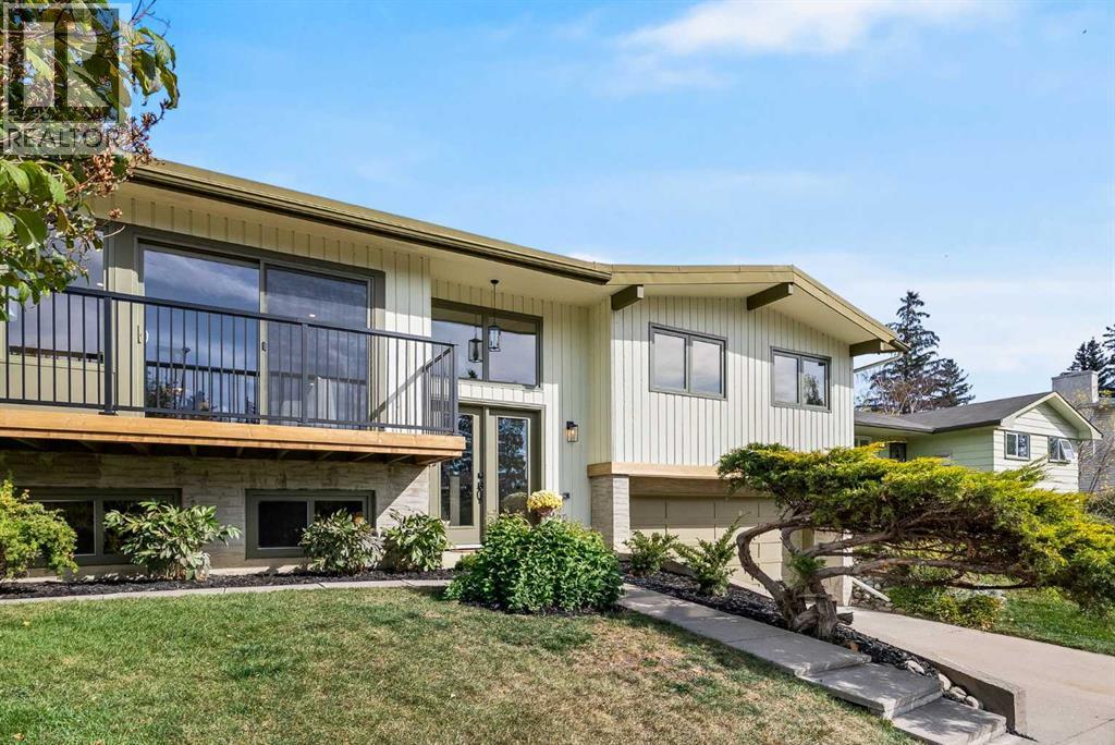 528 Dalmeny Hl NW, Calgary, AB T3A 1T6