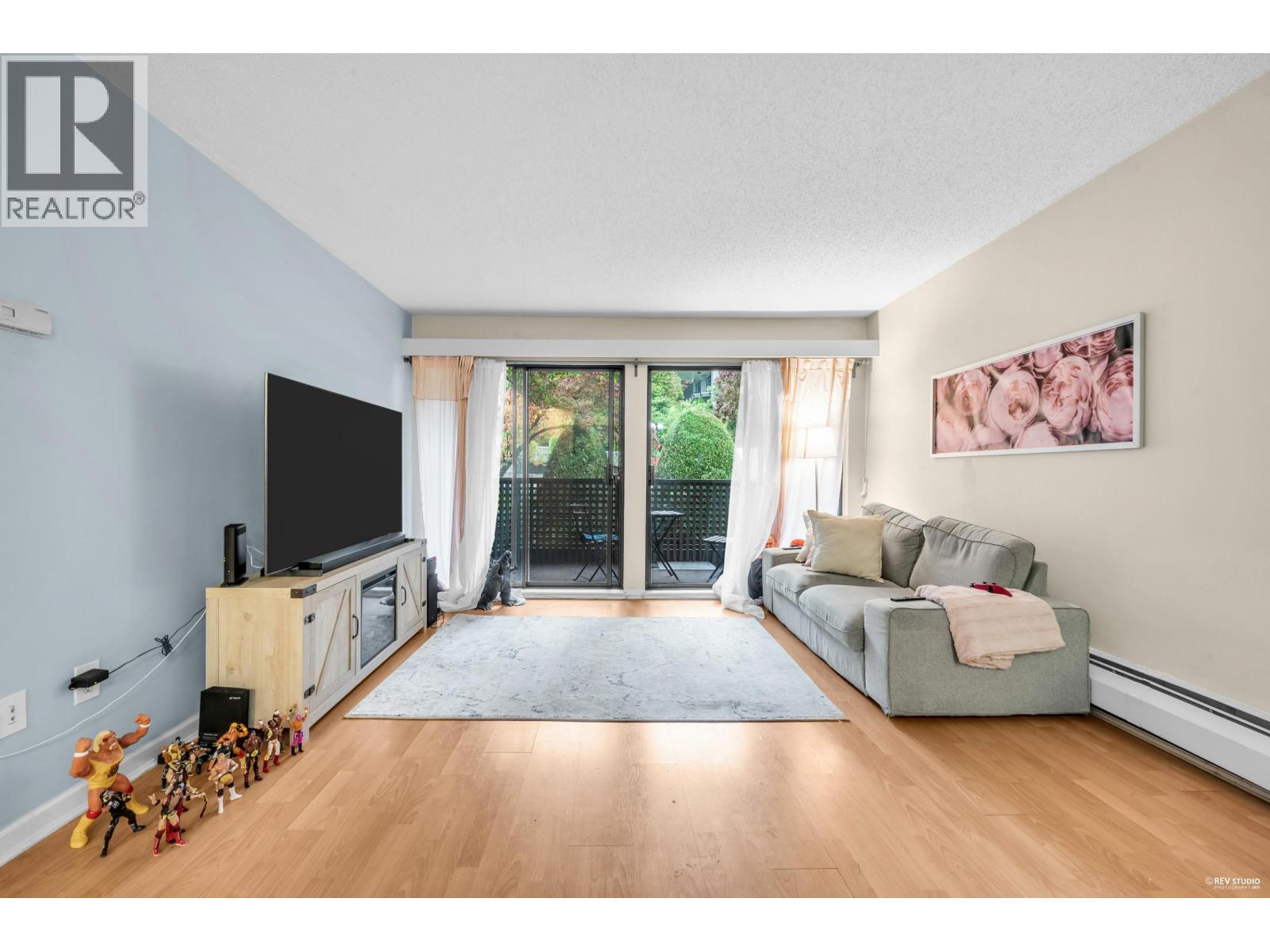 1955 Woodway Place Unit 208, Burnaby, BC V5B 4S5