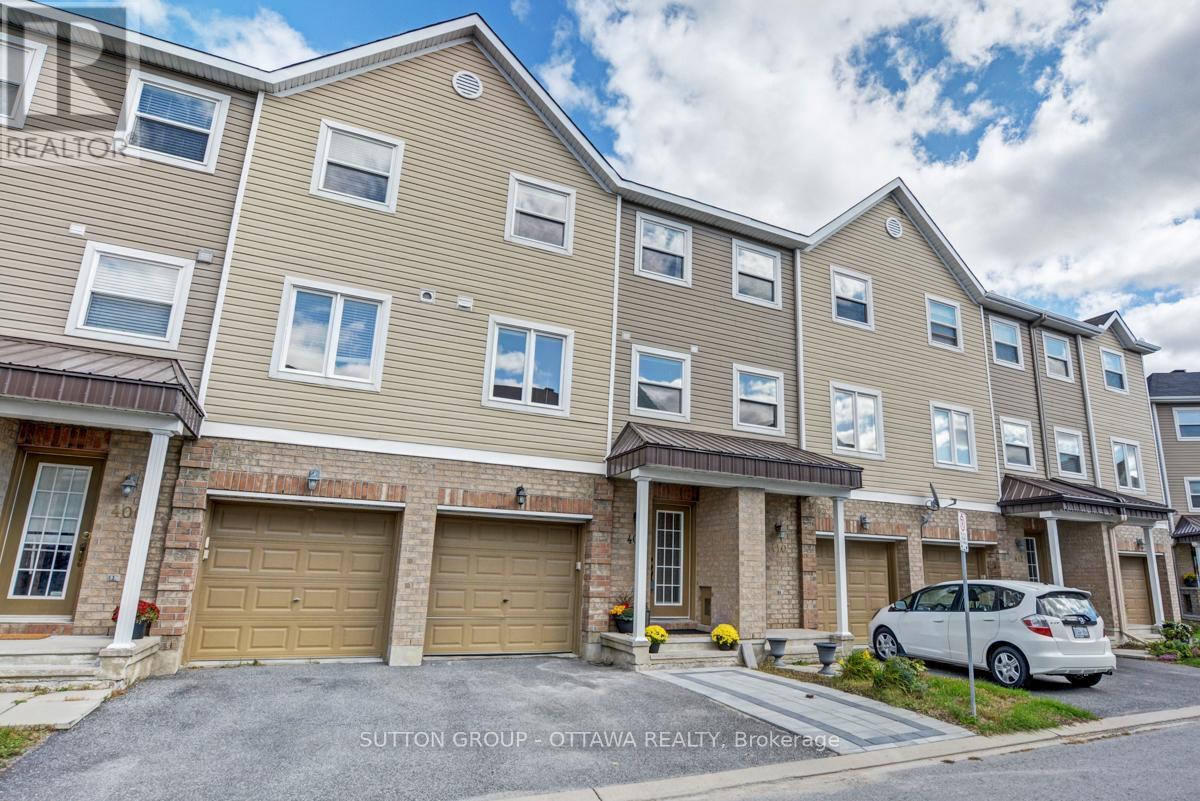 408 Sadar Private, Ottawa, ON K2J 3T3