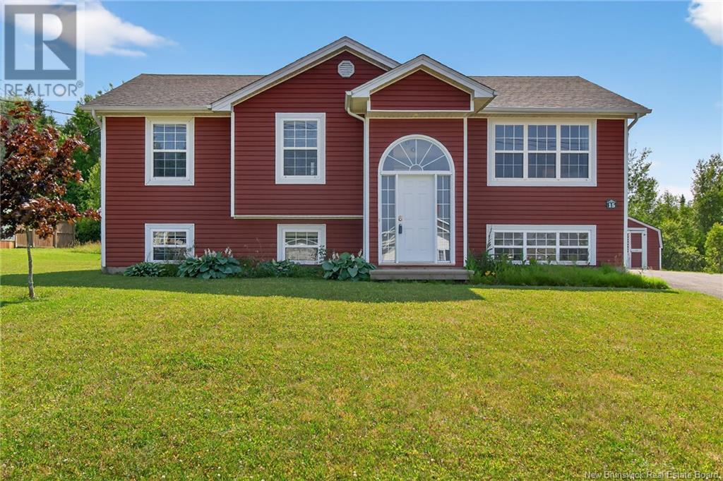15 Raphael St, Dieppe, NB E1A 8S3
