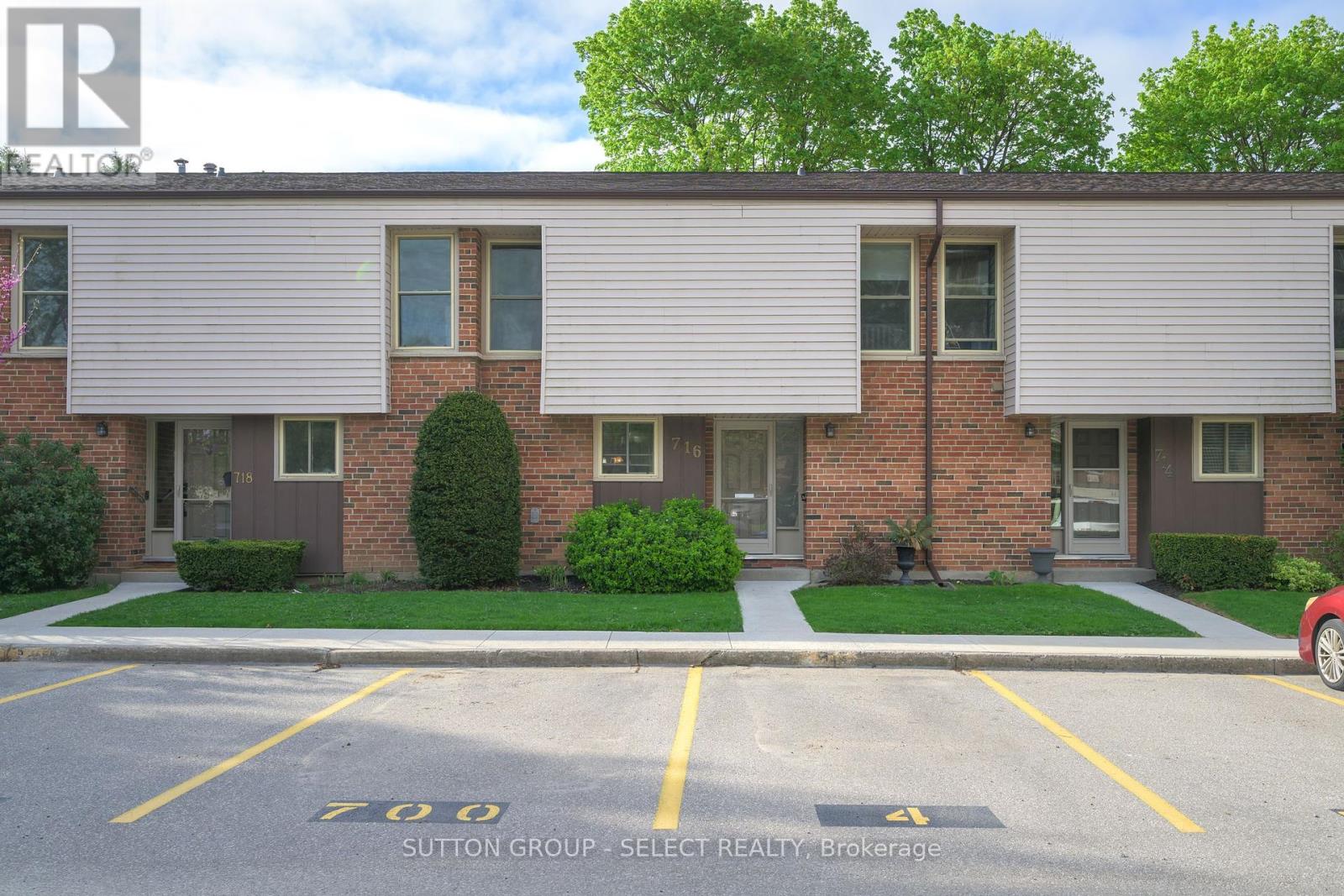 716 Fanshawe Park Rd E, London, ON N5X 2B9