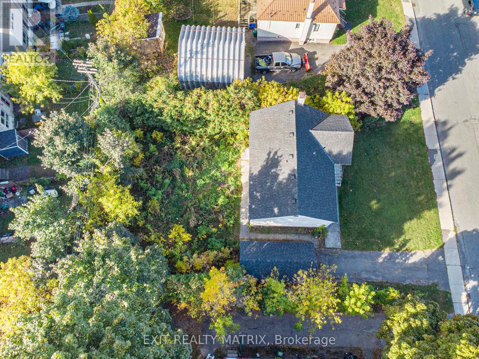 436 Blake Blvd, Ottawa, ON K1K 1B1