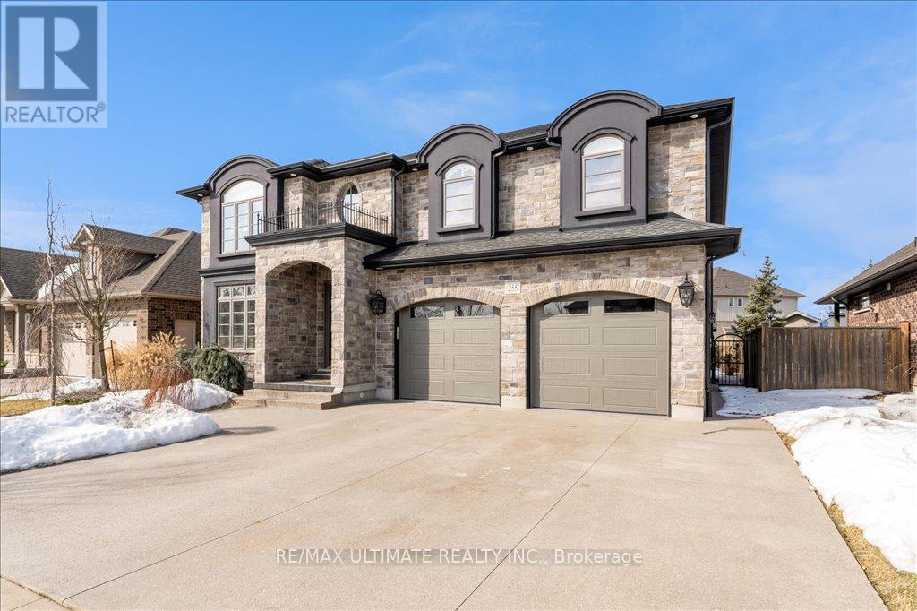 255 Colbeck Dr, Welland, ON L3C 7B2