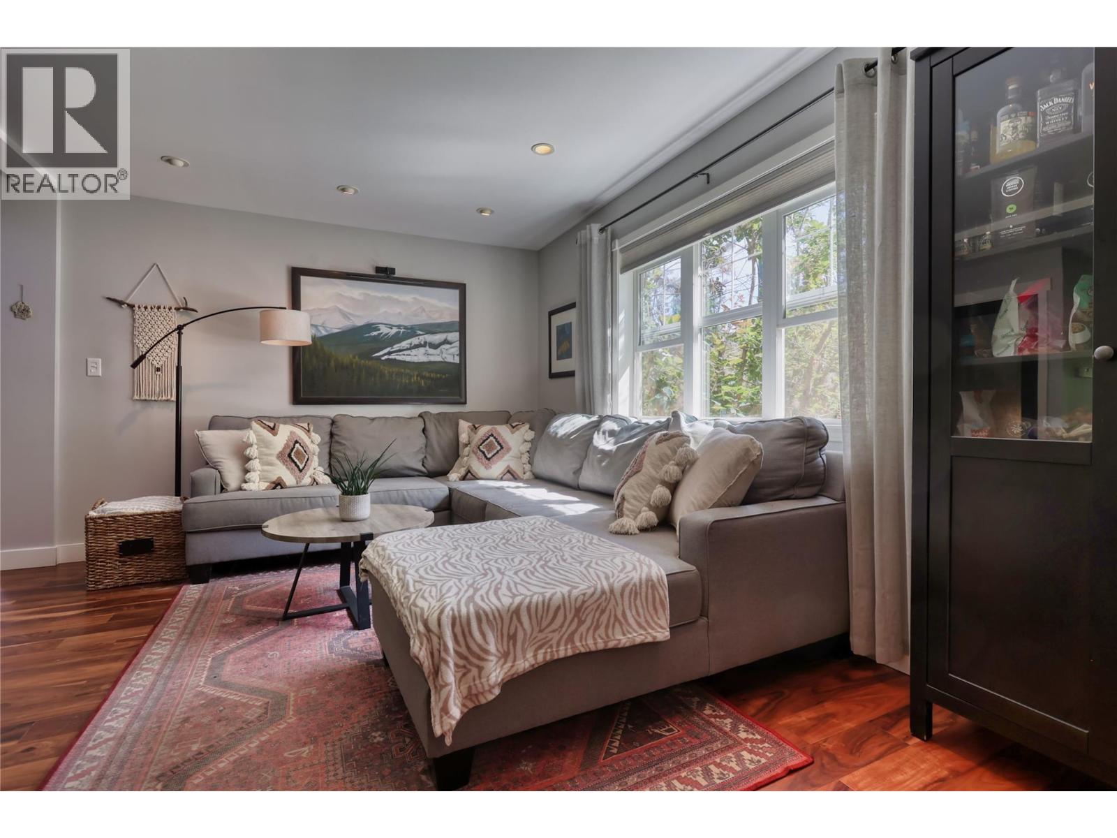 305 Sixth St, Nelson, BC V1L 2X9
