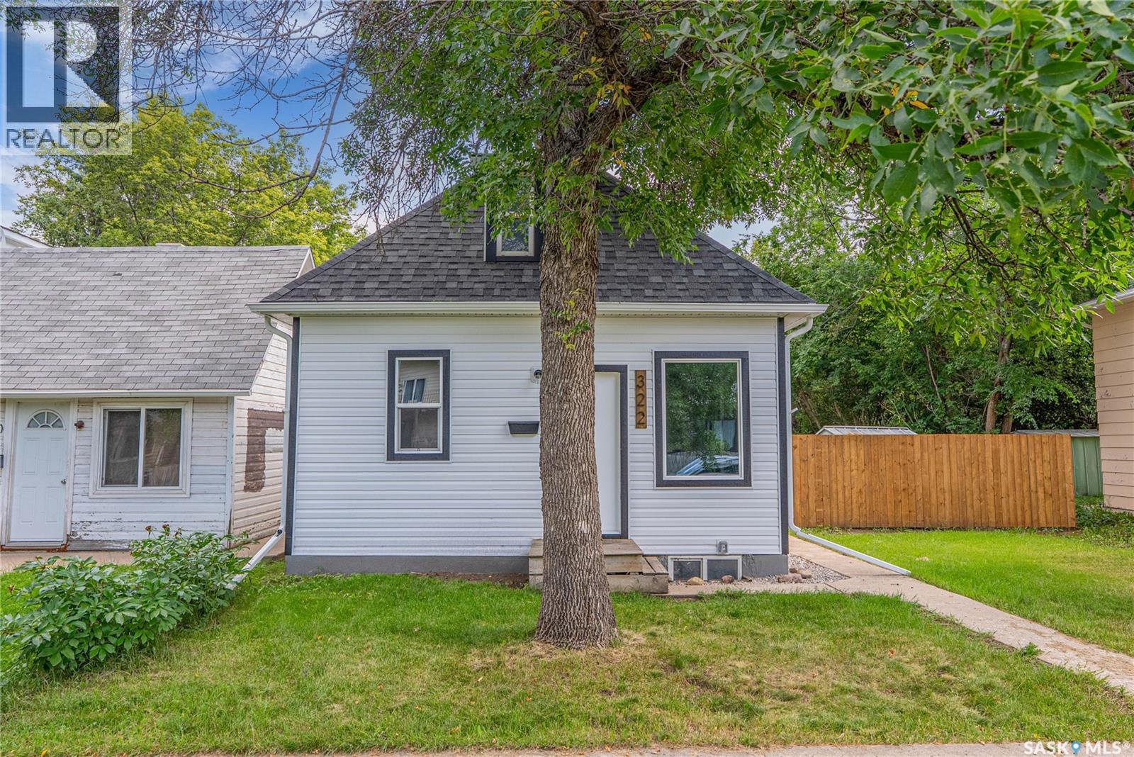 322 S Avenue S, Saskatoon, SK S7M 3A2