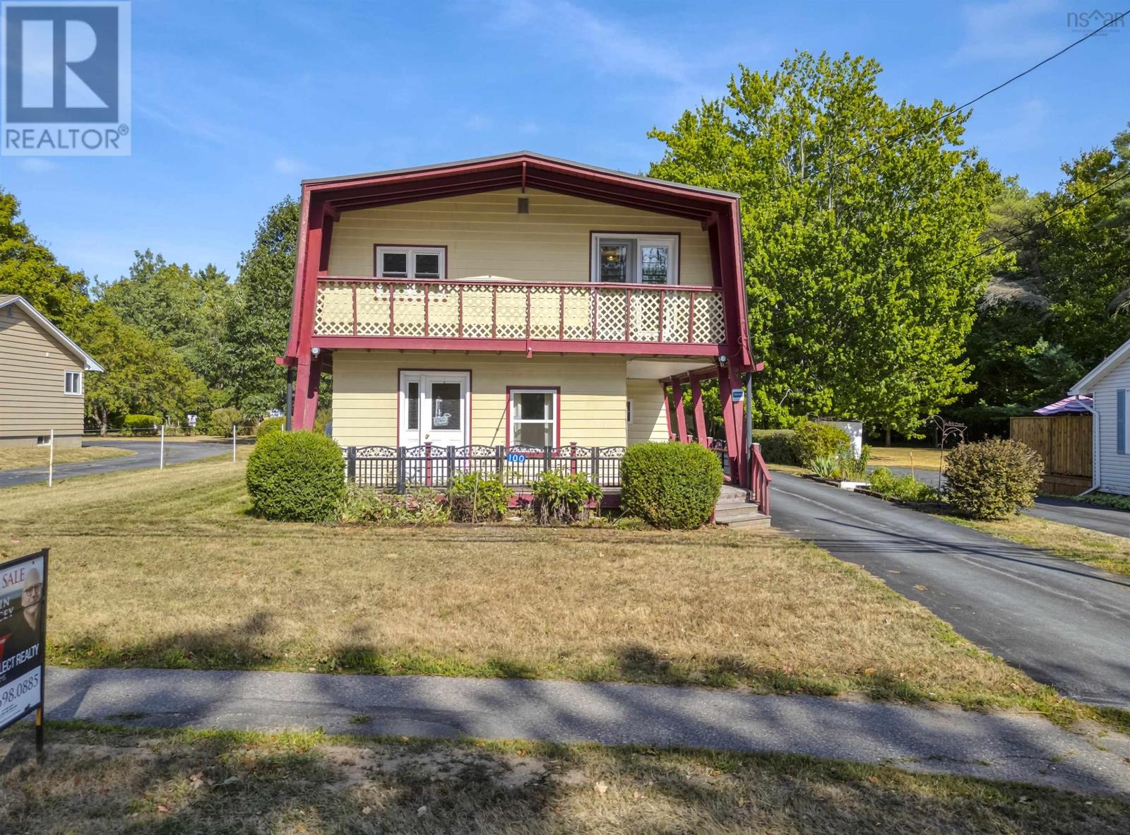 100 Commercial St, Berwick, NS B0P 1E0