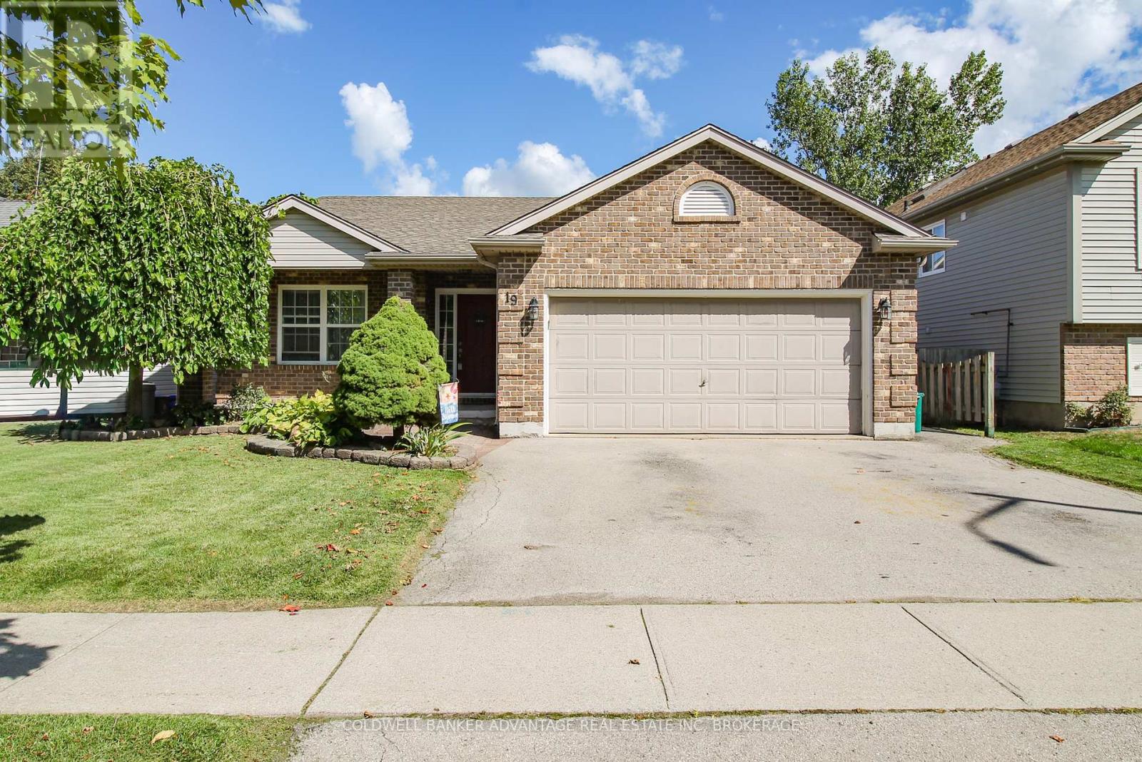19 Windle Village Cres, Thorold, ON L2V 4Z5