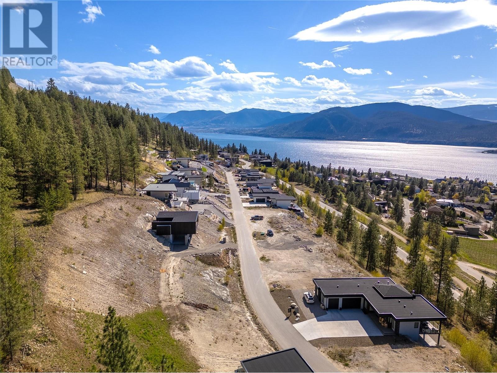 2960 Outlook Way, Naramata, BC V0H 1N1