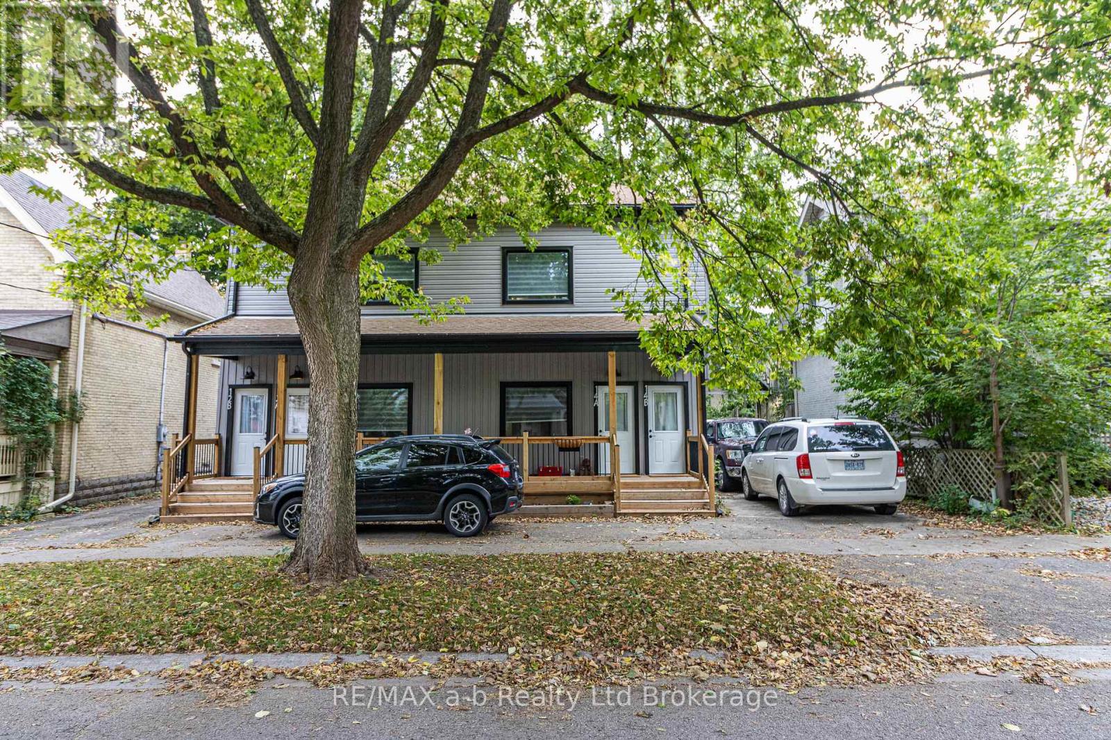 12 Victor St, London, ON N6C 1B7