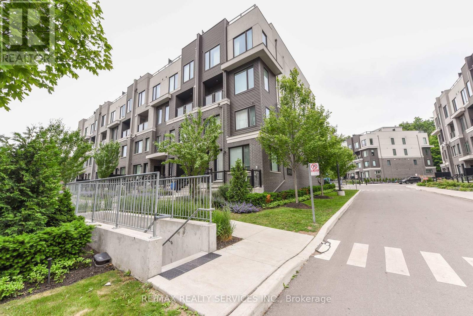 8 3476 Widdicombe Way, Mississauga, ON L5L 0B8