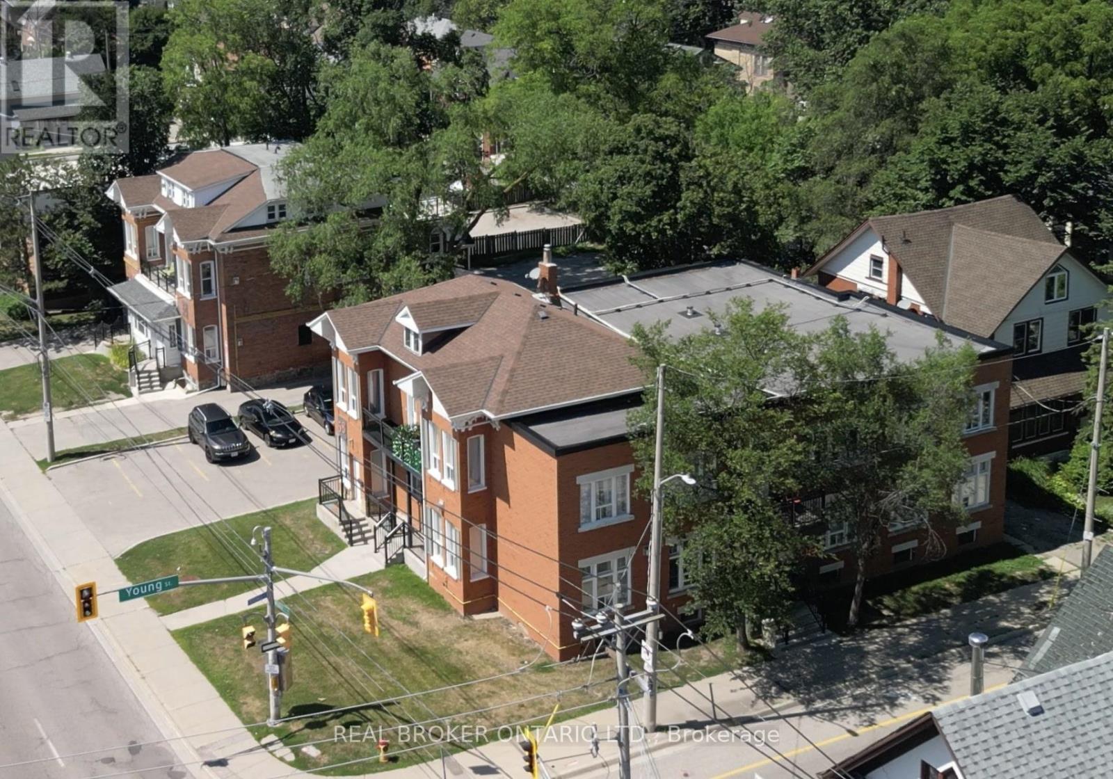 58 Weber St W, Kitchener, ON N2H 3Z3