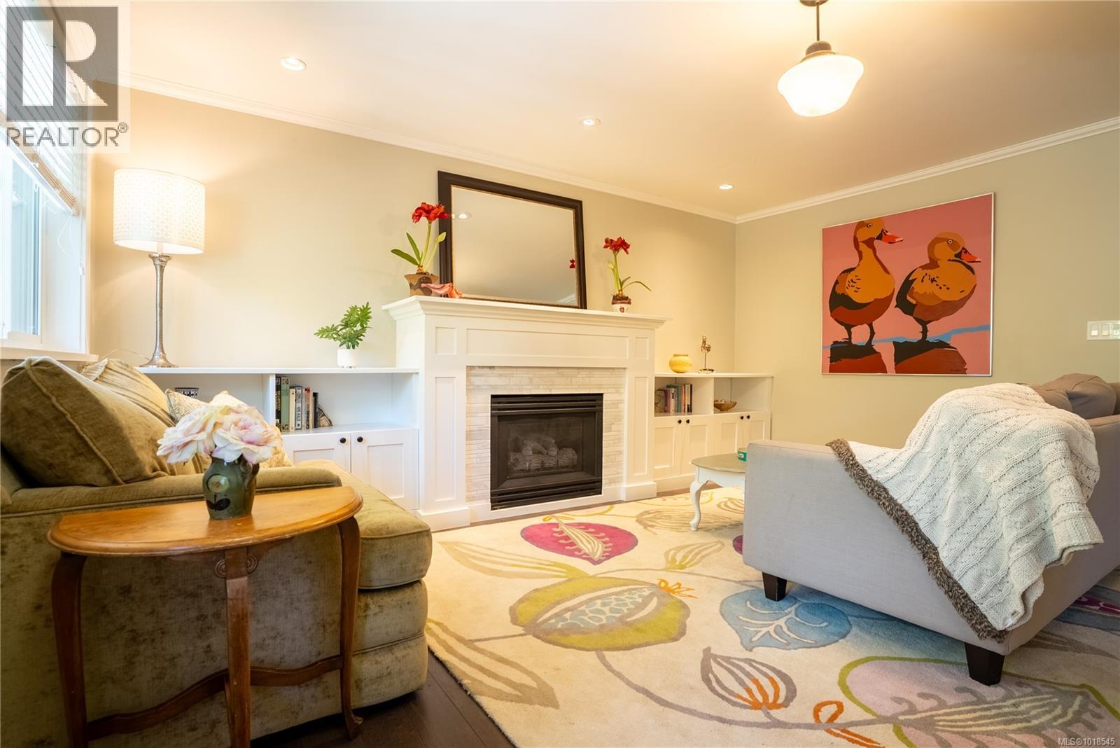 2730 Blackwood St, Victoria, BC V8T 3W5