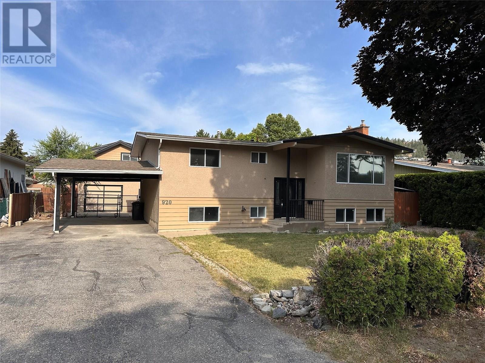 920 Pitcairn Ct, Kelowna, BC V1Y 4E5