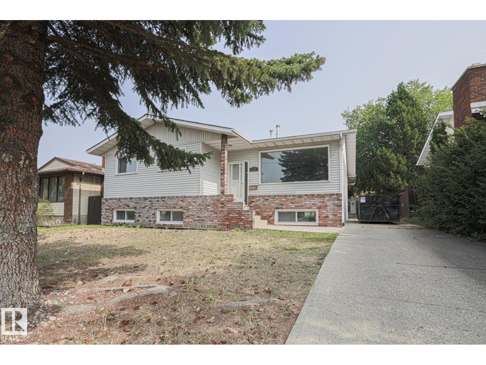 51 St Nw Unit 1831, Edmonton, AB T6L 1X4