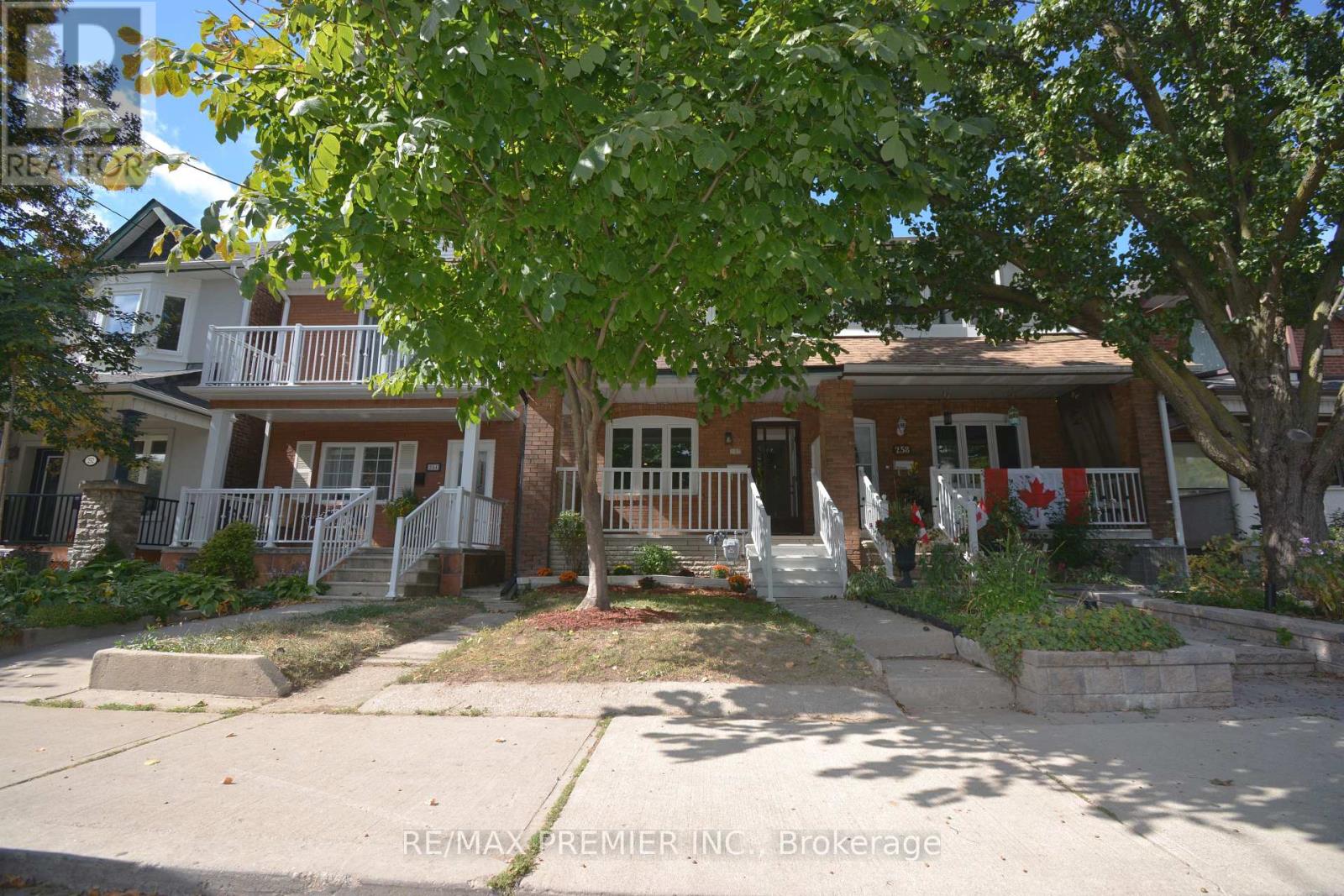 256 Harvie Ave, Toronto, ON M6E 4K6