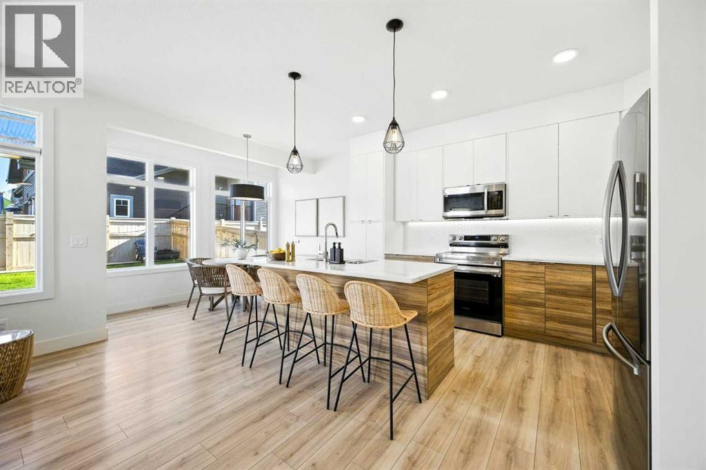 5 Sundown Close, Cochrane, AB T4C 1E6