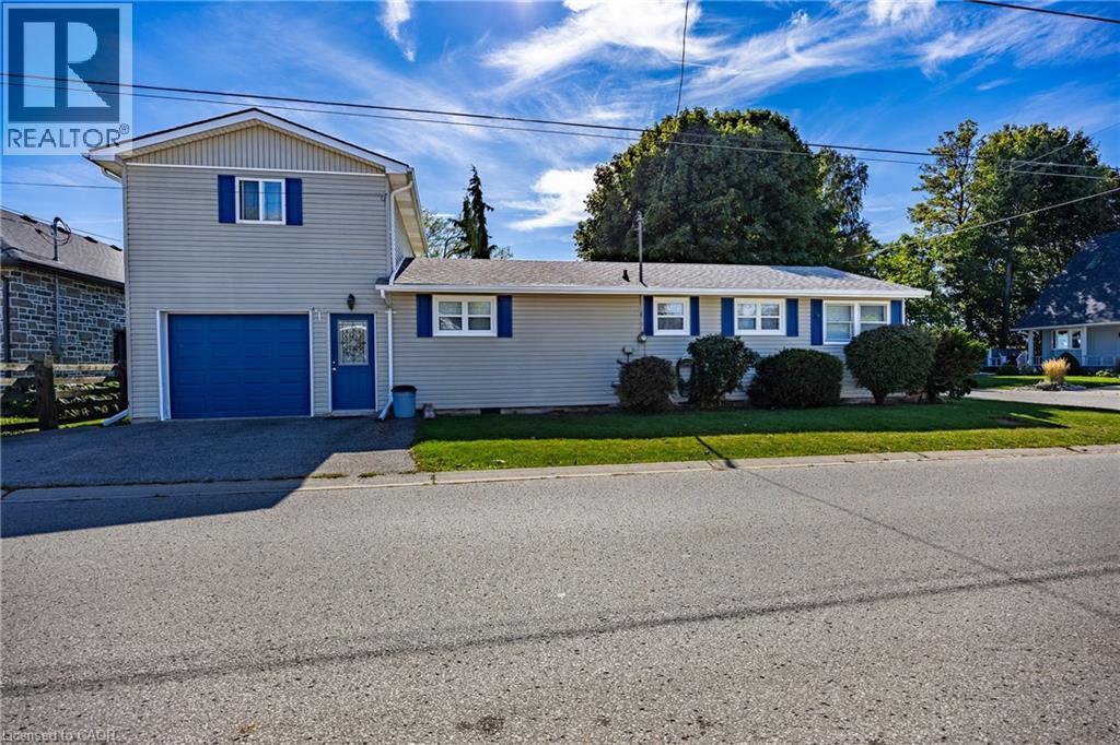 2035 Erie St, Port Dover, ON N0A 1N7